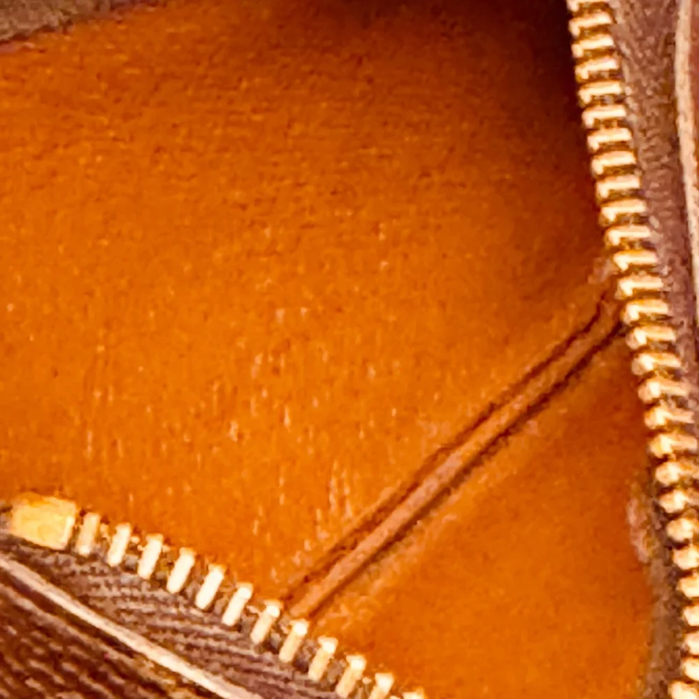 Louis Vuitton Gold and Brown Monogram Key Holder - Picture 4 of 11